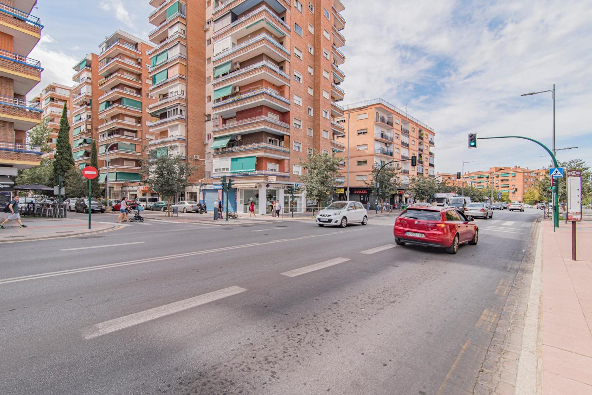 Delfin Retreat Con Terraza Junto A Parada De Metro Granada Bagian luar foto