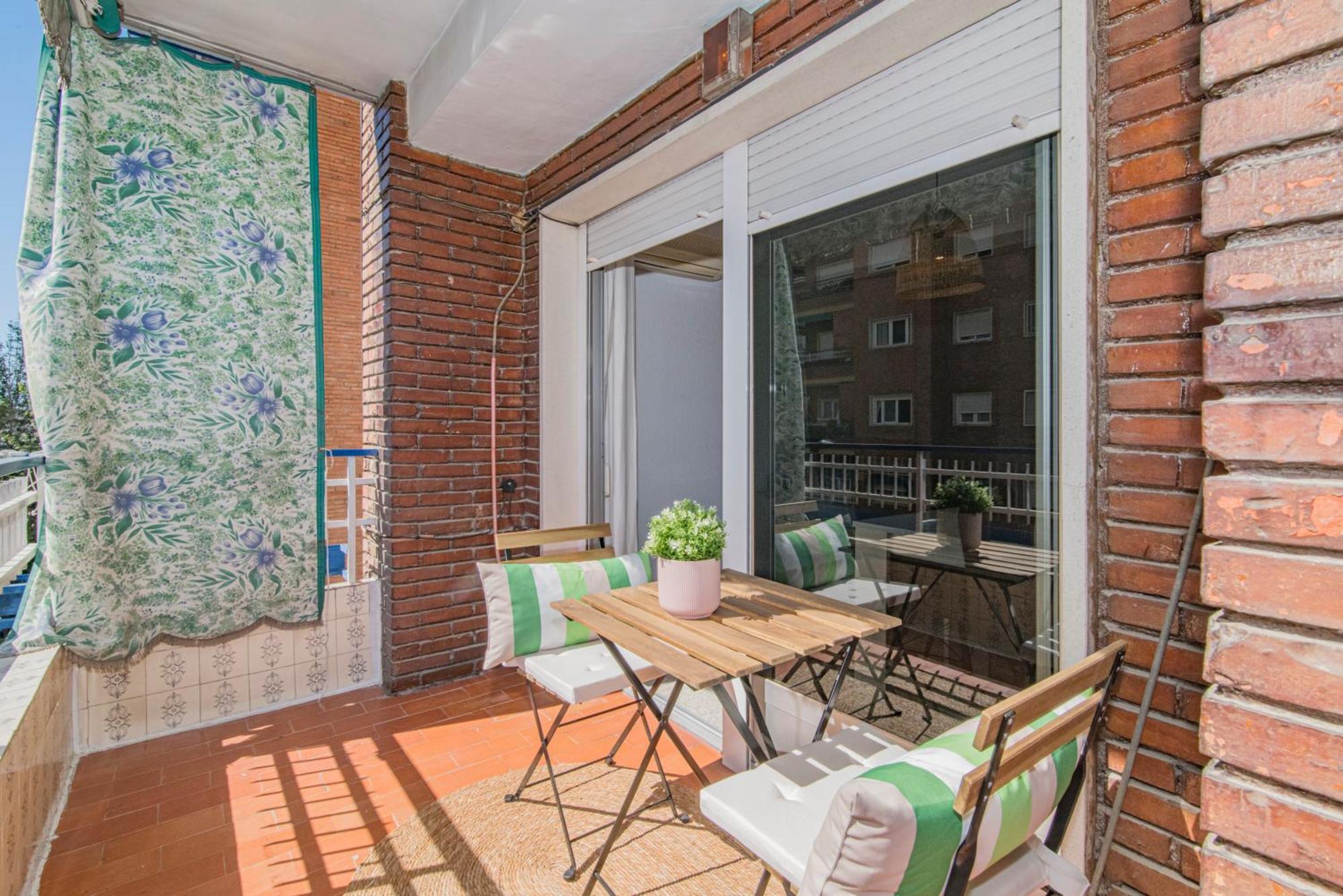 Delfin Retreat Con Terraza Junto A Parada De Metro Granada Bagian luar foto